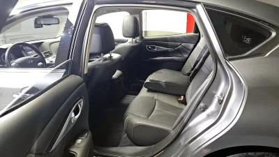 Infiniti Q70