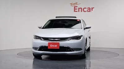Chrysler 200