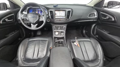 Chrysler 200
