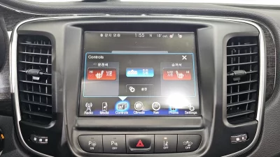 Chrysler 200