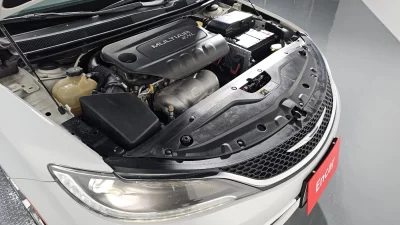Chrysler 200