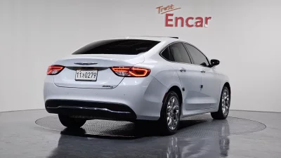Chrysler 200