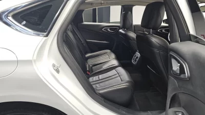 Chrysler 200