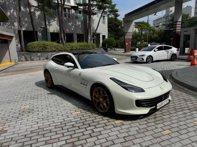 Ferrari GTC4 Lusso