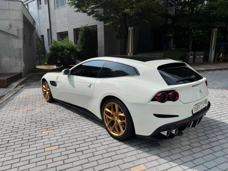 Ferrari GTC4 Lusso