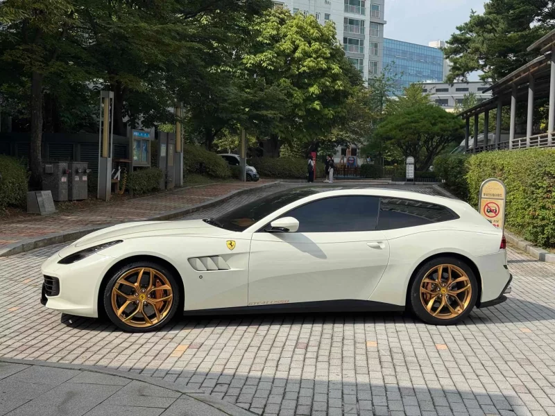 Ferrari GTC4 Lusso