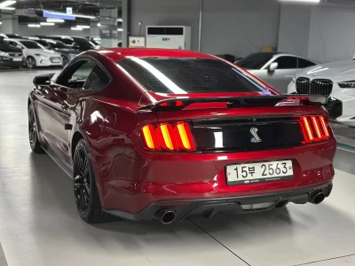 Ford MUSTANG