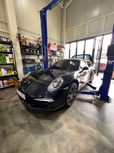 Porsche 911
