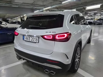 Mercedes-Benz GLA-Class