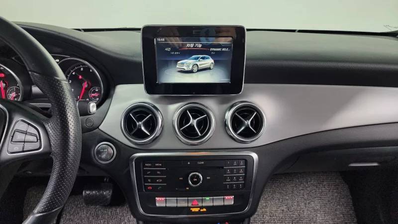 Mercedes-Benz GLA-Class