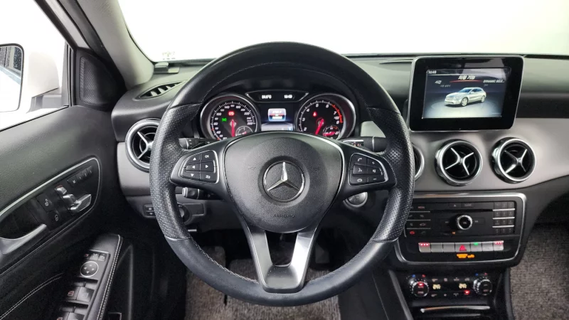 Mercedes-Benz GLA-Class