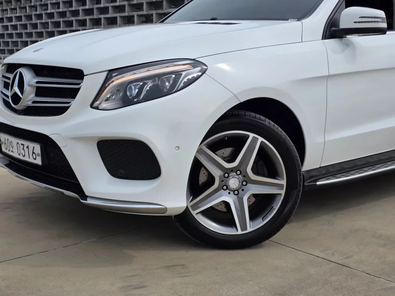 Mercedes-Benz GLE-Class