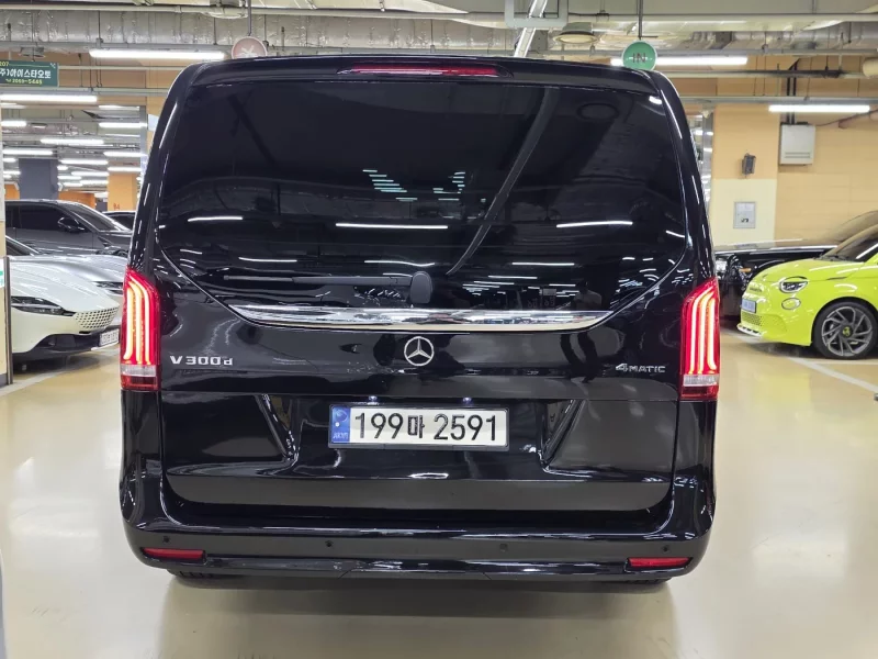 Mercedes-Benz V-Class