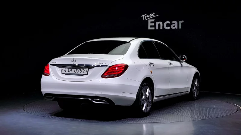 Mercedes-Benz C-Class