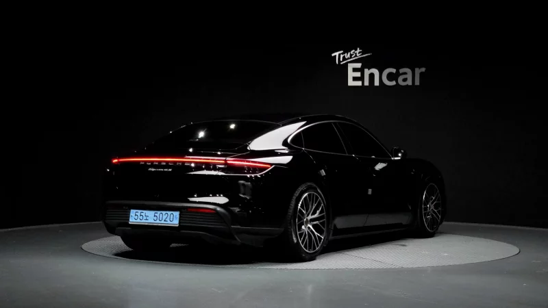 Porsche TAYCAN