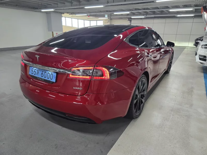 Tesla MODEL S