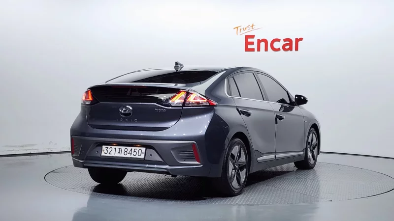 Hyundai Ioniq