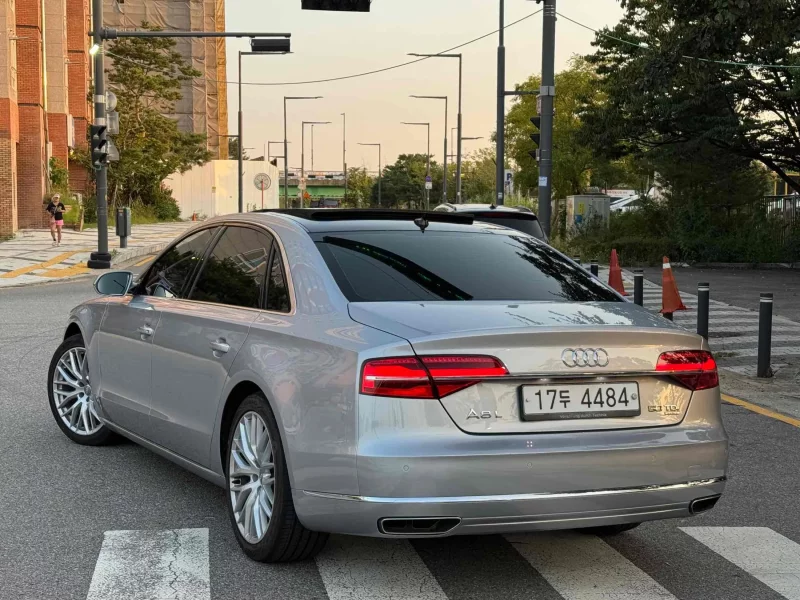 Audi A8