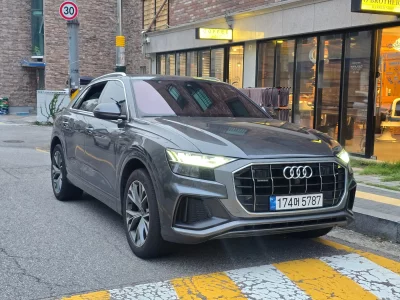Audi Q8