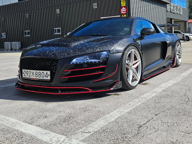 Audi R8