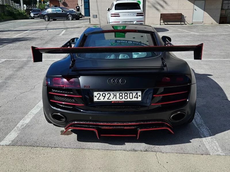 Audi R8