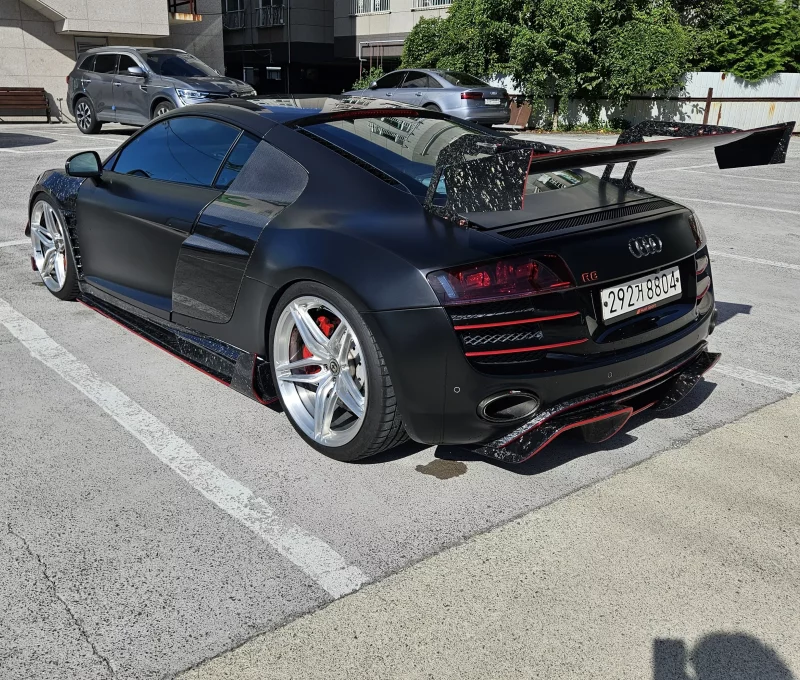 Audi R8