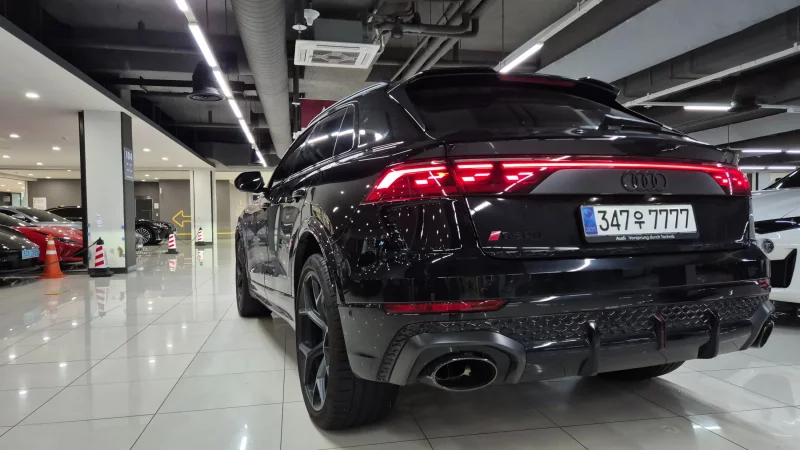 Audi RSQ8