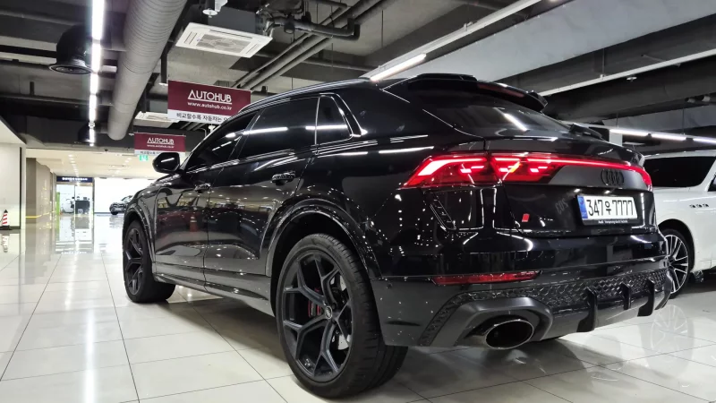 Audi RSQ8