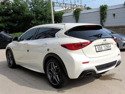 Infiniti Q30