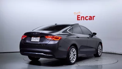 Chrysler 200