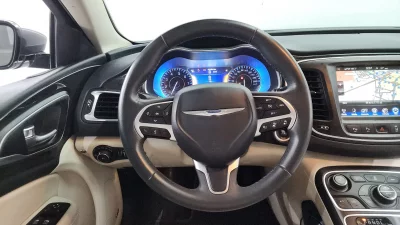 Chrysler 200
