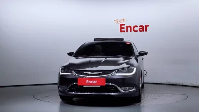 Chrysler 200