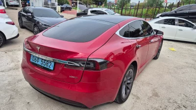 Tesla MODEL S