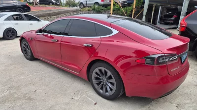 Tesla MODEL S