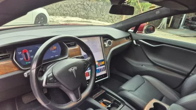 Tesla MODEL S