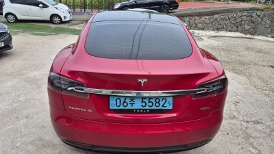 Tesla MODEL S