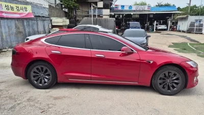Tesla MODEL S