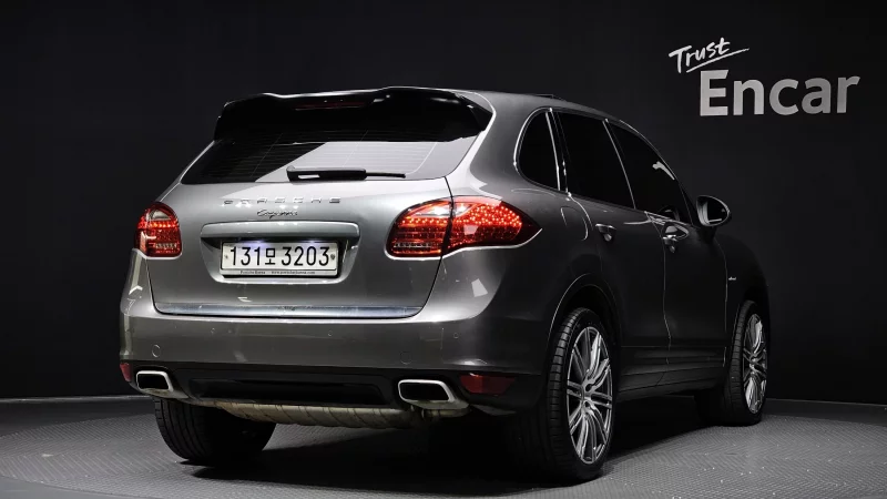 Porsche CAYENNE