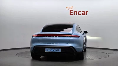 Porsche TAYCAN