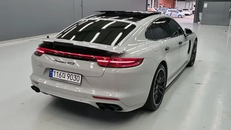 Porsche PANAMERA