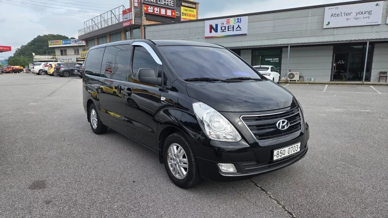 Hyundai Starex