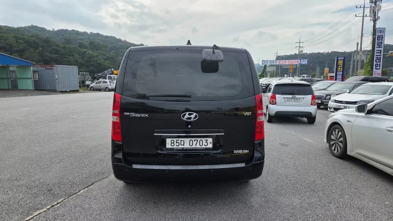 Hyundai Starex