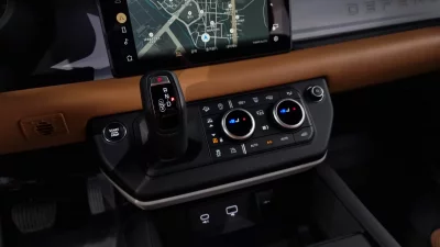 Land Rover DEFENDER