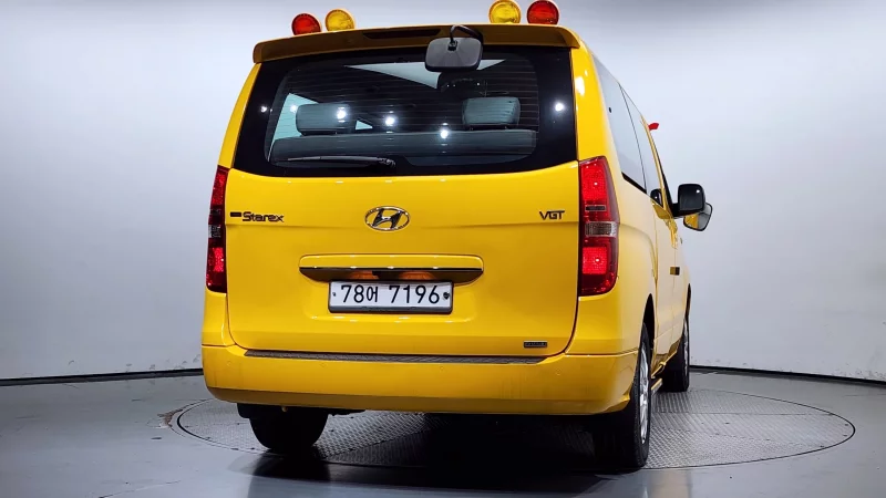 Hyundai Starex