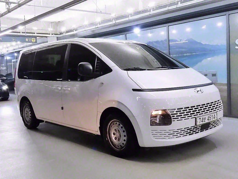 Hyundai Staria
