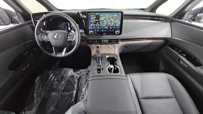 Lexus LM