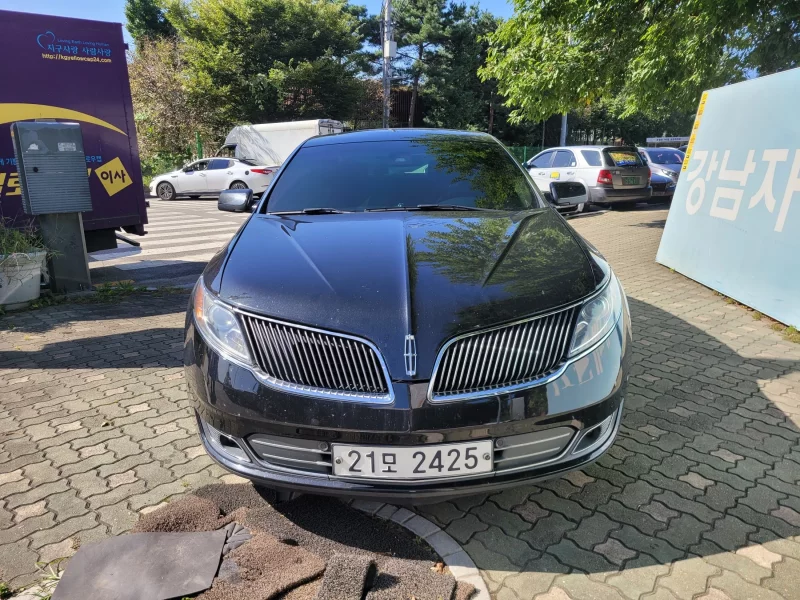 Lincoln MKS