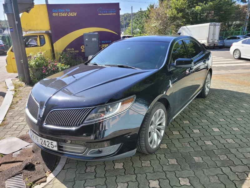 Lincoln MKS