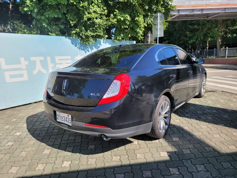 Lincoln MKS