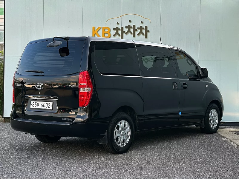 Hyundai Starex